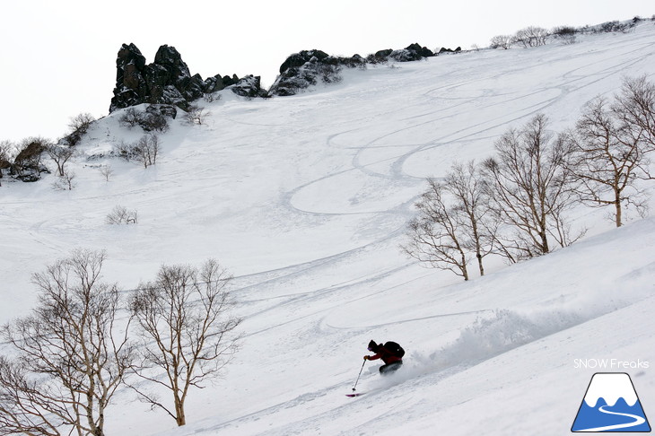 浅川誠 『春キャンプ』 奇跡のパウダースノーと出会う!! in 層雲峡黒岳ロープウェイスキー場